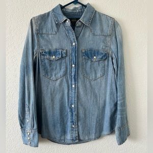 J crew perfect western denim snap shirt. Womens size 6